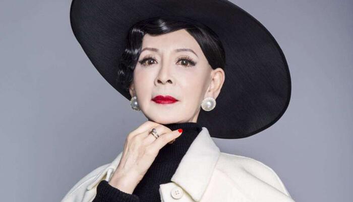 Cụ bà Trung Quốc 80 tuổi và sở thích sưu tầm giày cao gót hơn 20cm