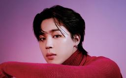 Jimin (BTS) diện trang phục của NTK quá cố Virgil Abloh trên bìa báo khai xuân 2022