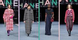 BST Chanel Thu-Đông 2022: Gợi nhắc lại bóng hình Coco Chanel bên dòng sông Tweed