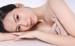 Soi làn da mặt mộc không tì vết của dàn thí sinh Hoa hậu Việt Nam 2020