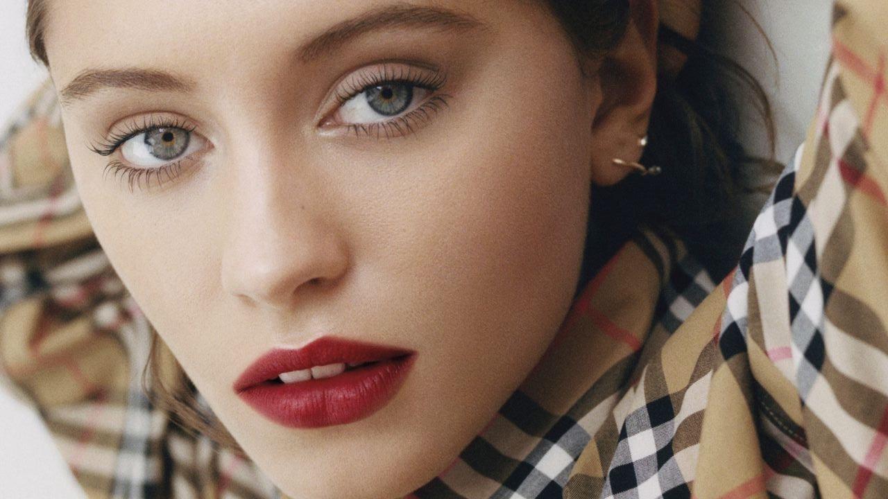 6 thỏi son đỏ đẹp không thể thiếu vào mùa thu đông