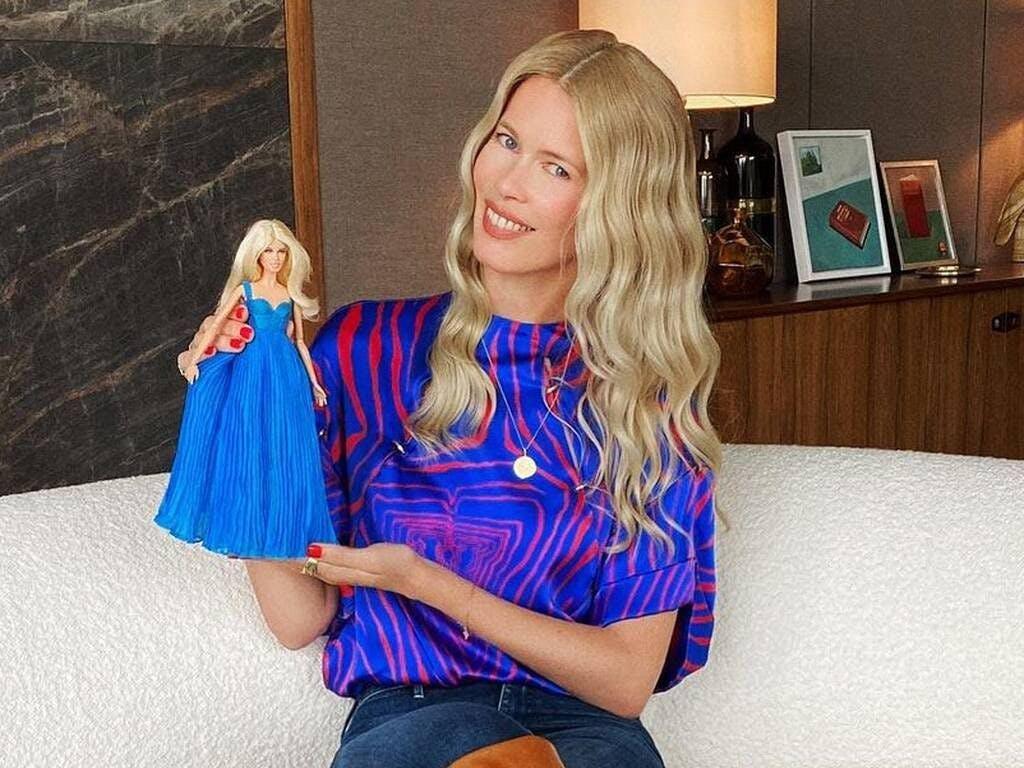 Siêu mẫu Claudia Schiffer phiên bản búp bê Barbie chính thức ra mắt