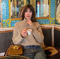 Cô gái ơi, cô cần những chiếc áo len này để mặc chuẩn Parisian Chic!