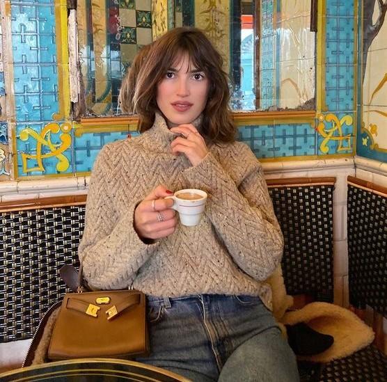 Cô gái ơi, cô cần những chiếc áo len này để mặc chuẩn Parisian Chic!