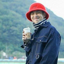 Học hỏi 6 phong cách đường phố từ RM của BTS