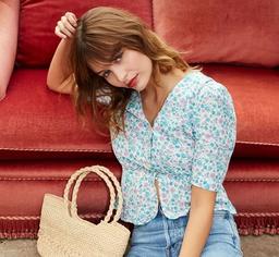 Gái Pháp chính hiệu gợi ý bạn mix đồ với quần jeans chuẩn Parisian Chic