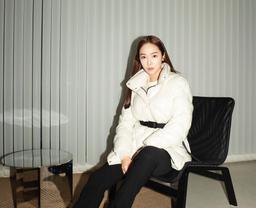 Gợi ý diện áo phao đẹp như sao Hàn cho mùa đông 2020