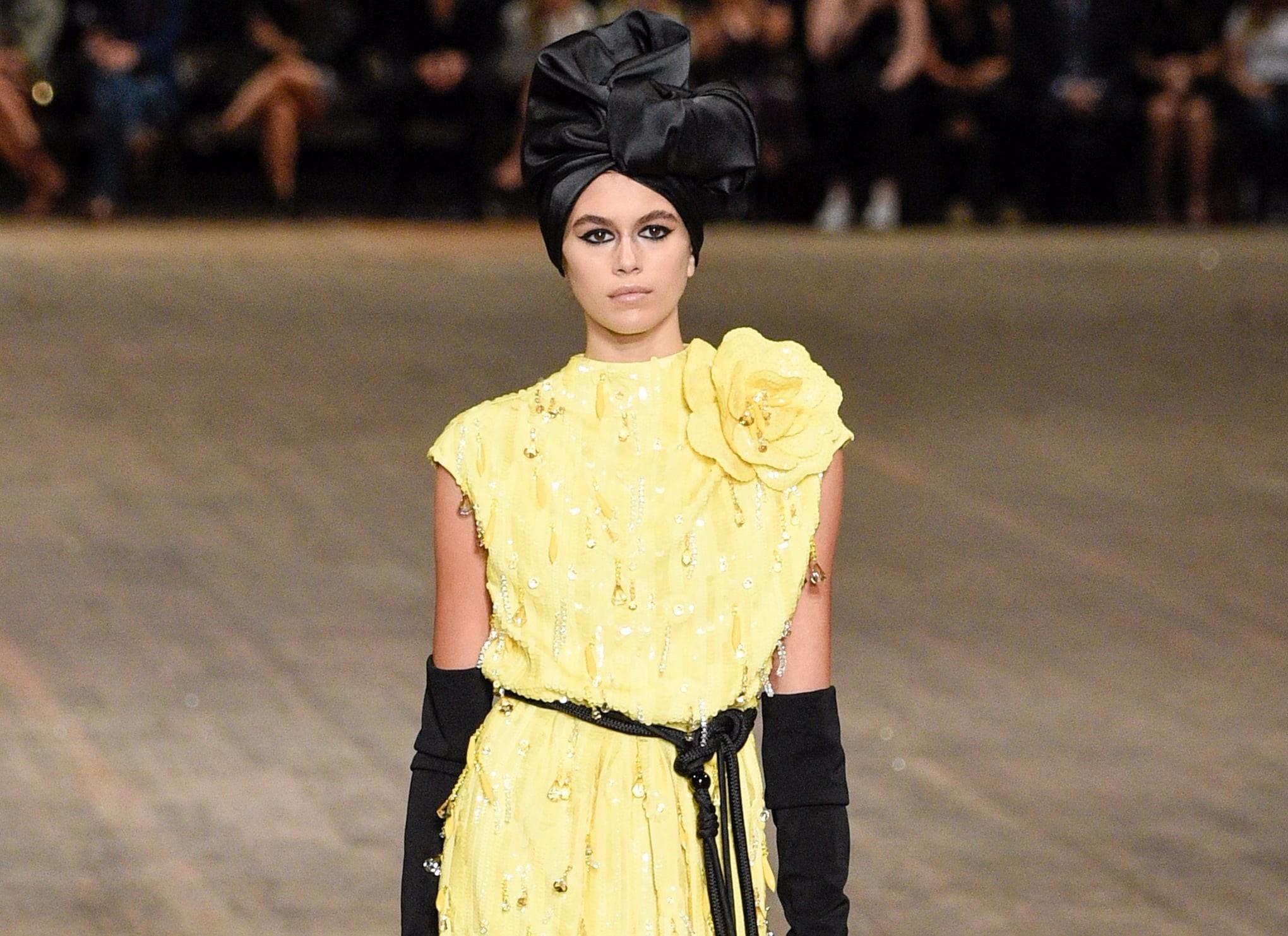 Vàng nắng và xám khói là hai màu Pantone gọi tên cho vị trí màu hot 2021