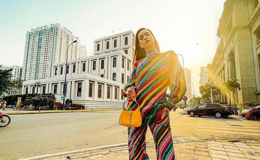 Diện đồ siêu khó mặc, Hồ Ngọc Hà đã trở lại và lợi hại hơn xưa