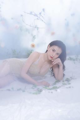 Vừa sinh đã dũng cảm diện đồ bơi, ca sĩ Thu Thuỷ chia sẻ bí quyết giữ dáng