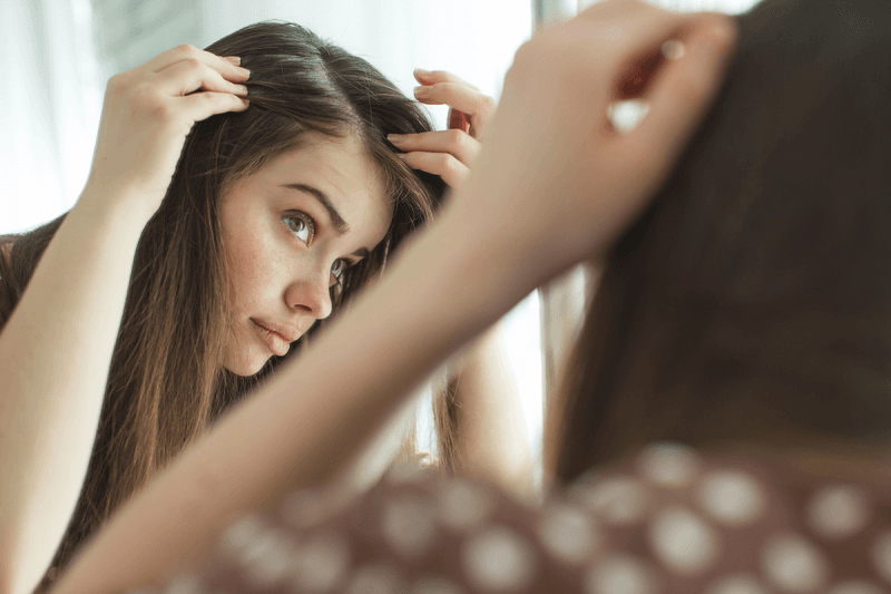 Bỏ túi cách ngăn ngừa tóc bạc sớm nếu bạn không muốn mình trông già nua