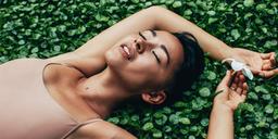 Lo da khô vì điều hòa 24/7? Đây là top 5 loại sữa dưỡng thể giá bình dân