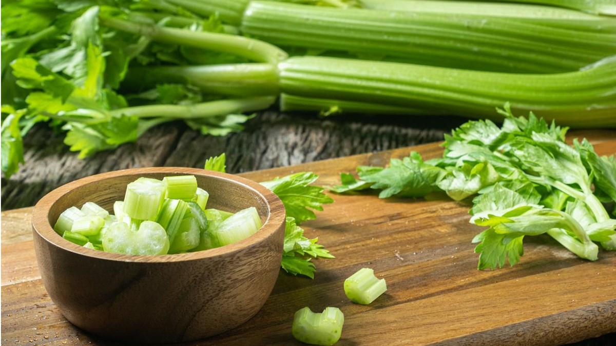 Thực hư về tác dụng giảm cân bằng nước ép cần tây