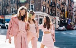 Bí quyết phối đồ với gam màu hồng pastel khiến bạn yêu đời hơn