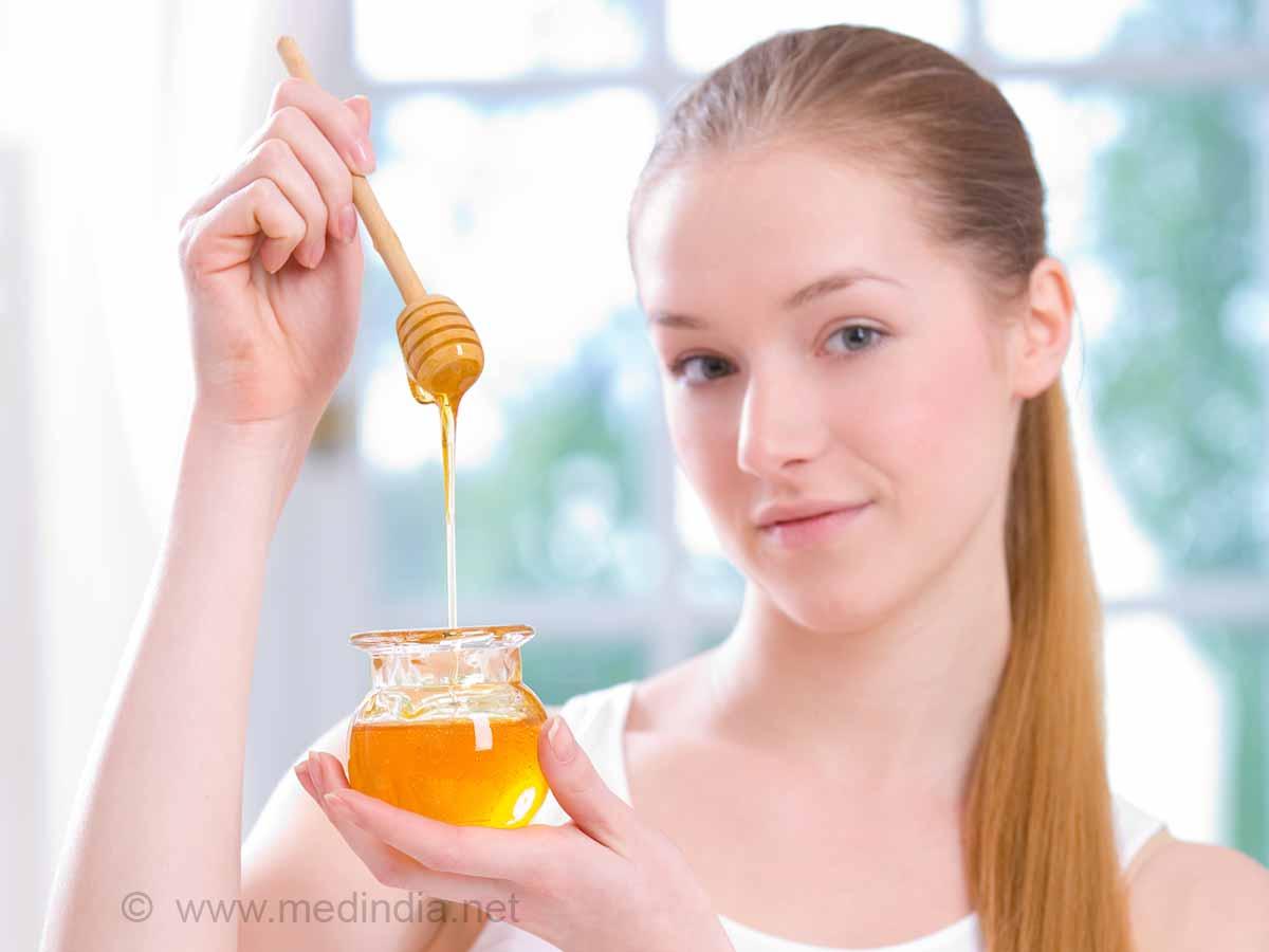 Muốn sở hữu mái tóc màu hạt dẻ thật đẹp: Hãy thử ngay cách nhuộm tóc bằng mật ong