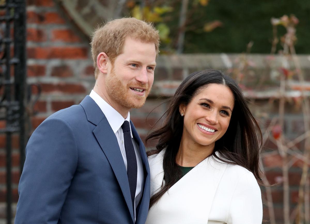 Học 8 kiểu tạo dáng chụp ảnh của nàng dâu thị phi Megan Markle