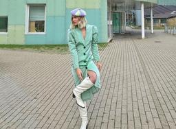 Học ngay cô gái Đan Mạch cách mặc đồ pastel xinh yêu siêu màu sắc
