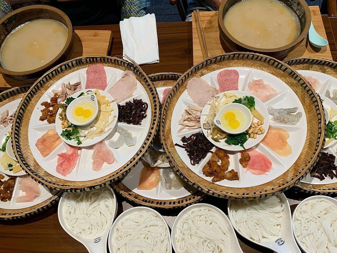 Bún qua cầu Vân Nam, món ăn cầu kỳ, thấm đượm tình nghĩa vợ chồng