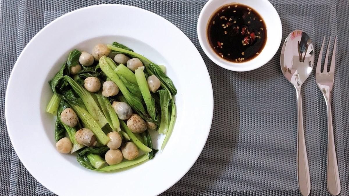 Cách làm cải thìa xào nấm rơm thơm ngon, dù ăn chay hay ăn mặn đều đều "hao cơm"