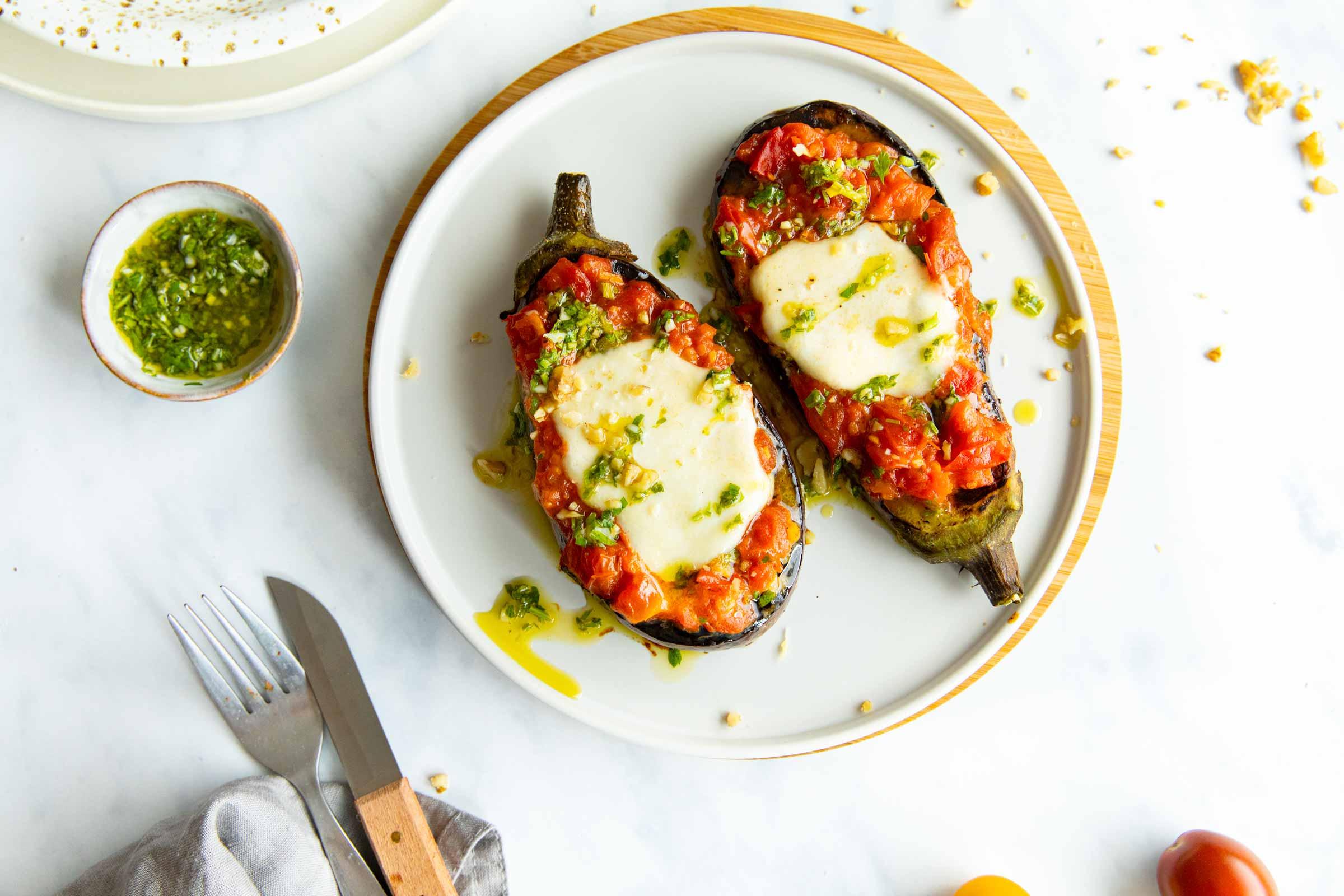 Cách làm cà tím nướng pho mai thơm ngậy, ăn chơi và ăn cơm đều ngon