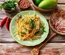 Cách làm gỏi xoài khô mực chống ngán hiệu quả, rất hợp lai rai cuối tuần