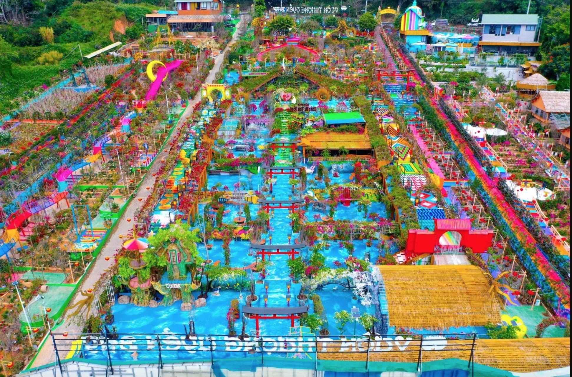 Vườn Thượng Uyển Bay, khu du lịch “7 sắc cầu vồng” giữa đồi Đà Lạt khiến nhiều người tranh cãi