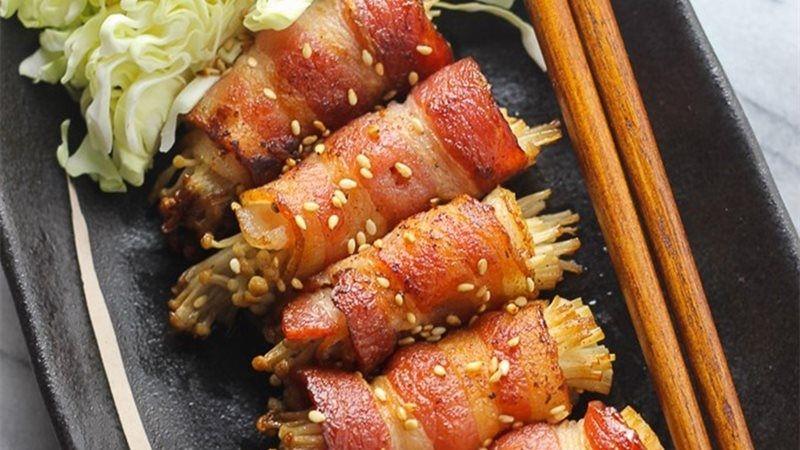 Cách làm bò cuộn nấm kim châm nóng hổi, thơm phức cho ngày