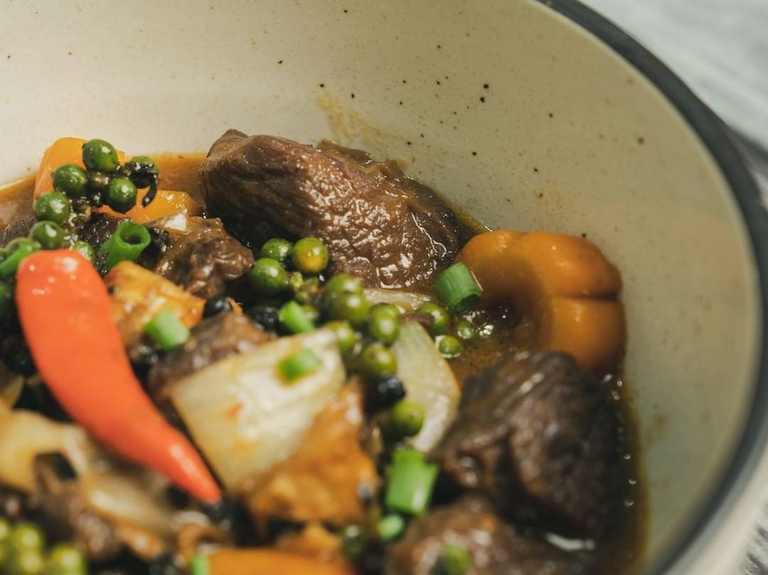 Cách làm thịt bò kho tiêu xanh lâu công mà ngon cho bữa ăn cuối tuần