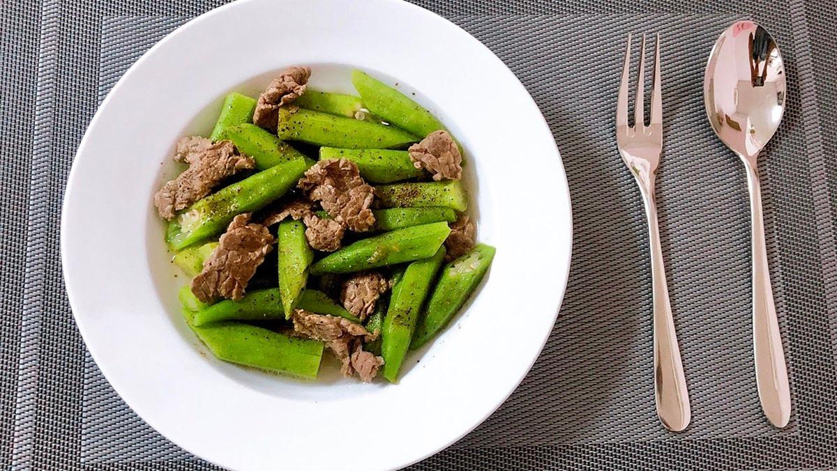 Cách làm thịt bò xào đậu bắp, chỉ 20 phút là có ngay món ăn bổ dưỡng mà không bị nhớt