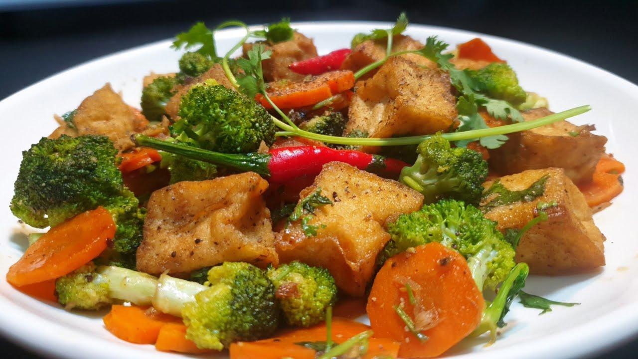 Cách làm đậu phụ chiên xào rau củ, chỉ 15 phút là có ngay món chay ngon miệng, ngon mắt