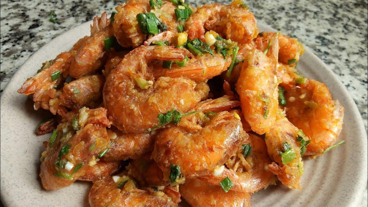 Cách làm tôm rang trứng muối đậm đà, thơm ngậy, 1 món mặn vét sạch nồi cơm