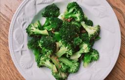 Cách làm bông cải xanh trộn sốt tương gừng ngon để ăn chay vừa nhanh vừa hấp dẫn