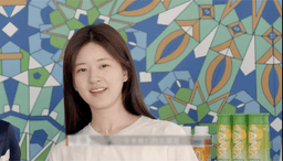 Triệu Lộ Tư tiếp tục bị chê kém sắc khi đọ mặt mộc cùng đàn chị AngelaBaby