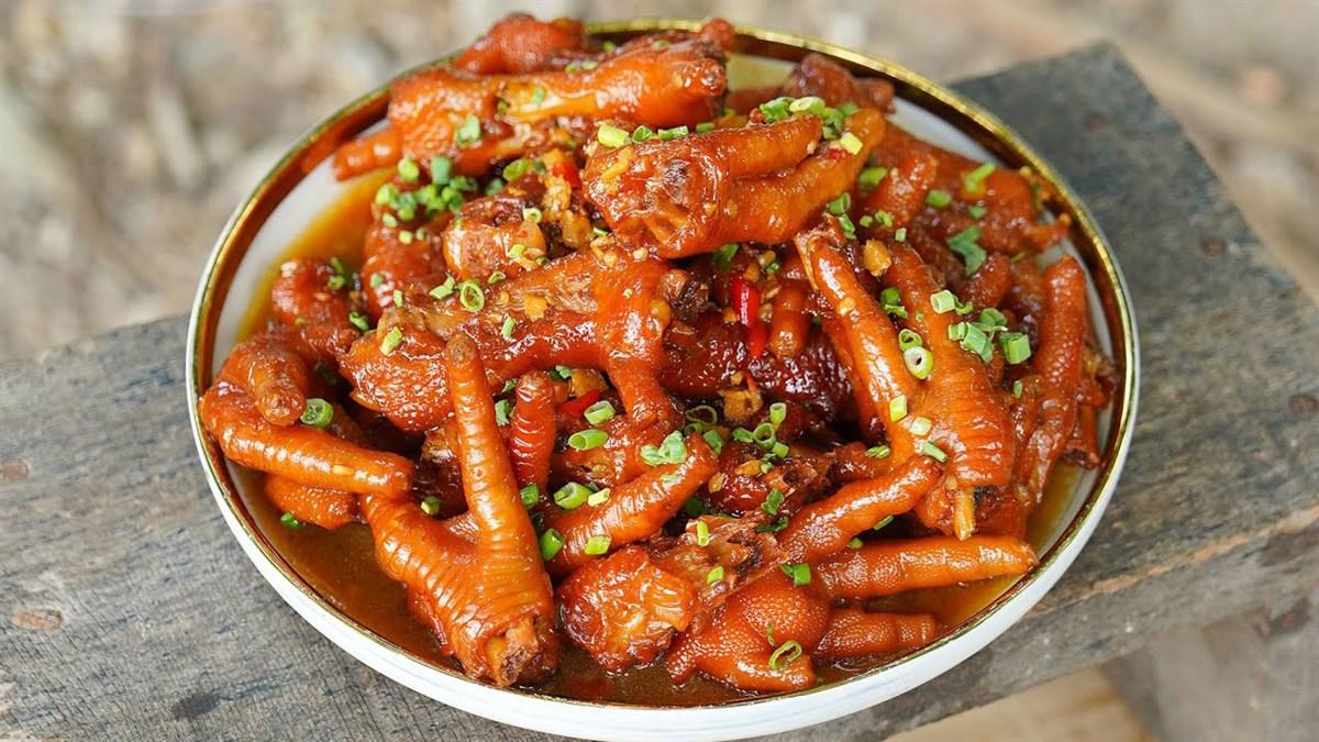 Cách làm chân gà kho cay đậm đà đưa cơm, cho chồng nhậu cuối tuần thì "tuyệt đỉnh"