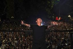 Liveshow “góc ban công” của Tuấn Hưng chính thức quay trở lại sau khi nộp phạt 12,5 triệu