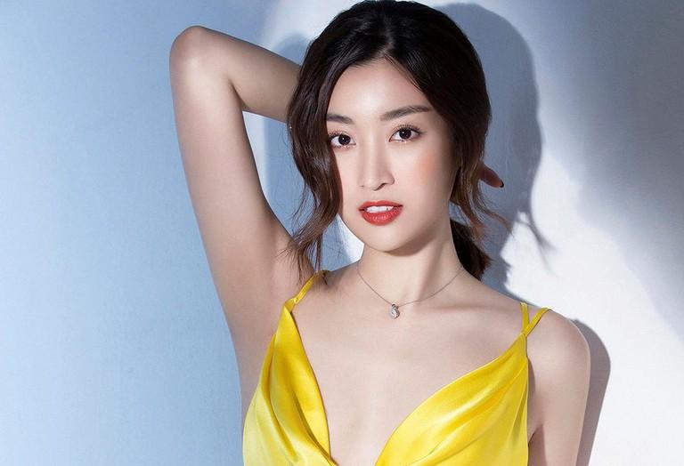 Học Hoa hậu Đỗ Mỹ Linh diện đồ tối giản nhưng vô cùng hút mắt