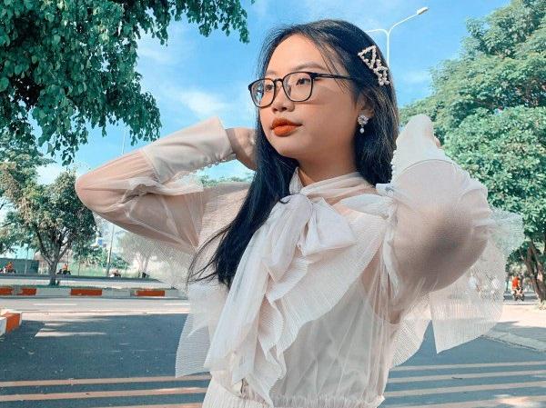 Thời trang xuyên thấu tuổi 17 của Phương Mỹ Chi