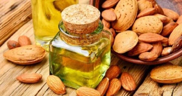 Tẩy trang bằng dầu hạnh nhân: Có thể bạn chưa biết