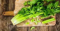 Làm thế nào để giảm cân bằng cần tây hiệu quả?