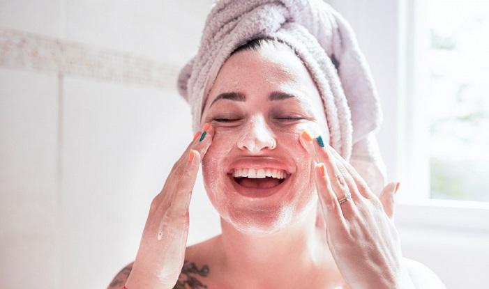Cách chăm sóc da mụn đơn giản nhưng hiệu quả: 5 bước không thể bỏ qua