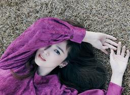 Nàng công sở học được gì từ bộ ảnh thời trang mới của Song Hye Kyo?