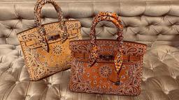 Túi Hermès thêu tay: Chiếc túi đốn tim Kylie Jenner và Cardi B