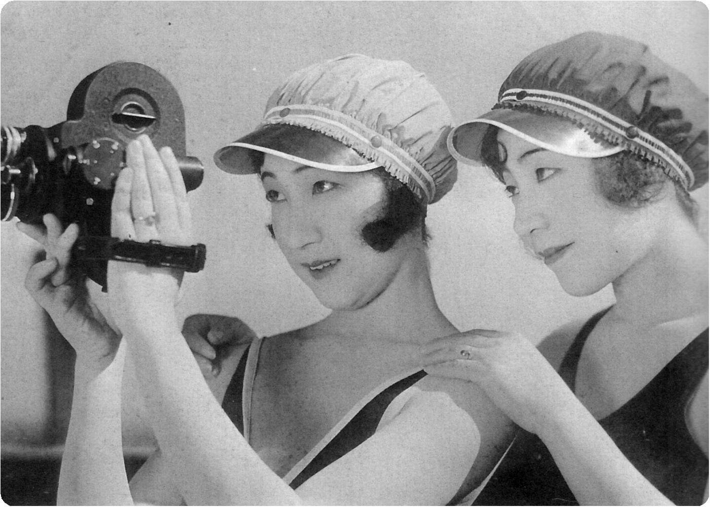 Phụ nữ Nhật Bản đầu thế kỷ 20 đã ăn mặc táo bạo đến thế này