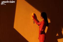 Thư Kỳ rực đỏ, công phá Vogue Đài Loan và Marie Claire Đại Lục số cuối năm