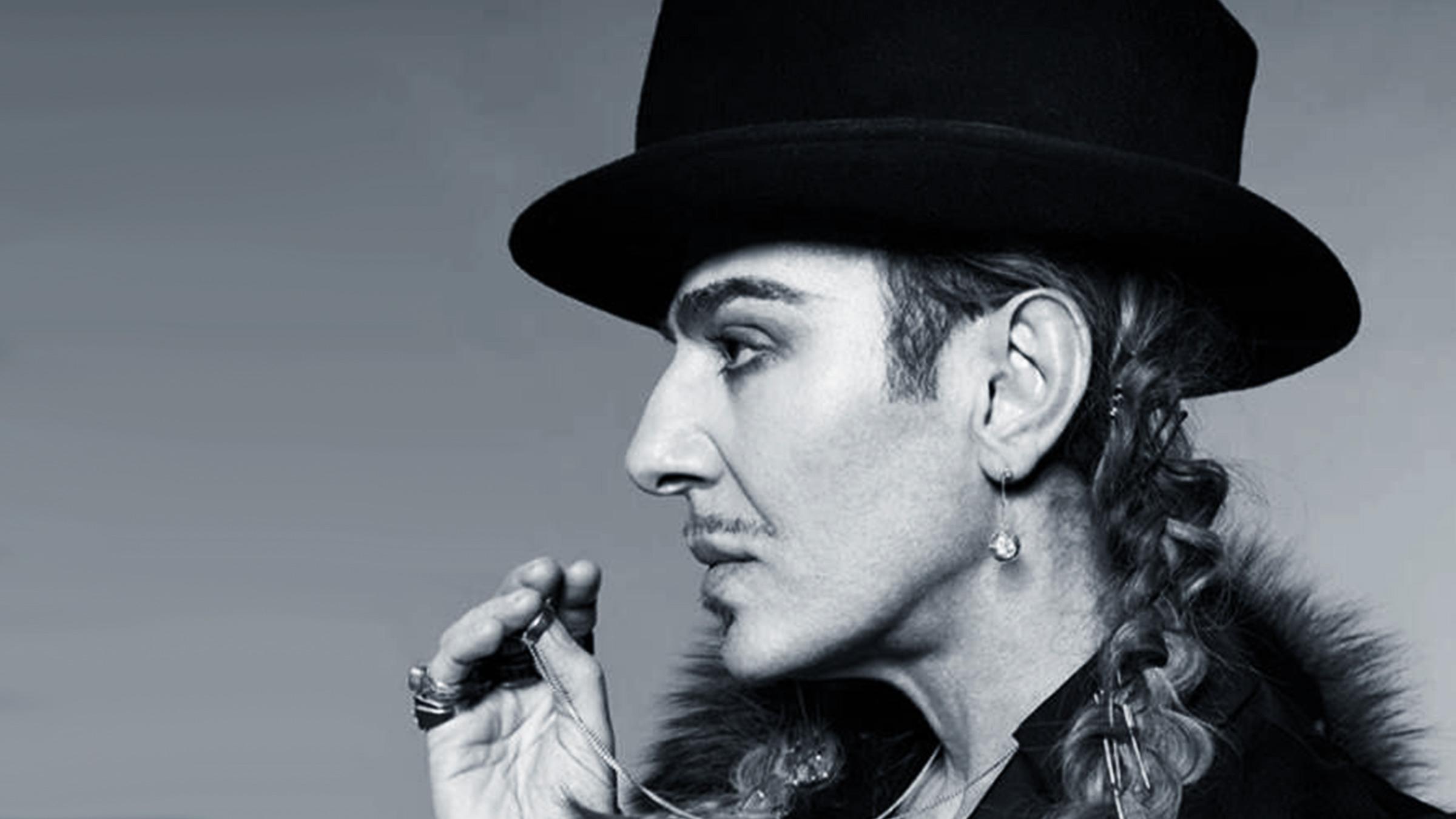 John Galliano: Thành lũy bảo vệ Haute Couture trước thời trang nhanh
