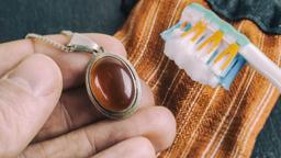 Trang sức sẽ luôn sáng mới nếu nằm lòng 5 bí quyết bảo quản này