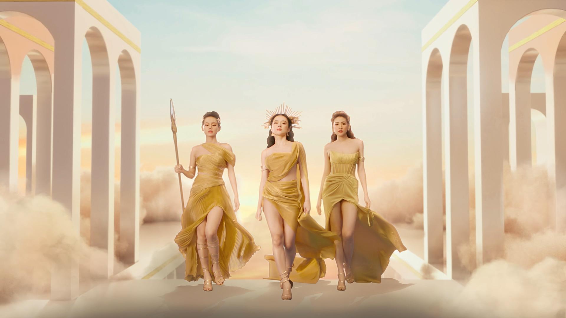 Angela Phương Trinh cùng hai người đẹp bị nghi ngờ đạo nhái Charlize Theron