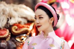 "Chim công làng múa" Linh Nga nhảy múa trong tà áo dài