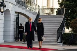 Khoảnh khắc thời trang cuối cùng của Melania Trump ở Nhà Trắng