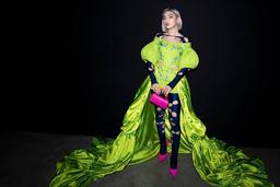 Châu Bùi hóa “trà xanh” trên thảm đỏ WeChoice Award